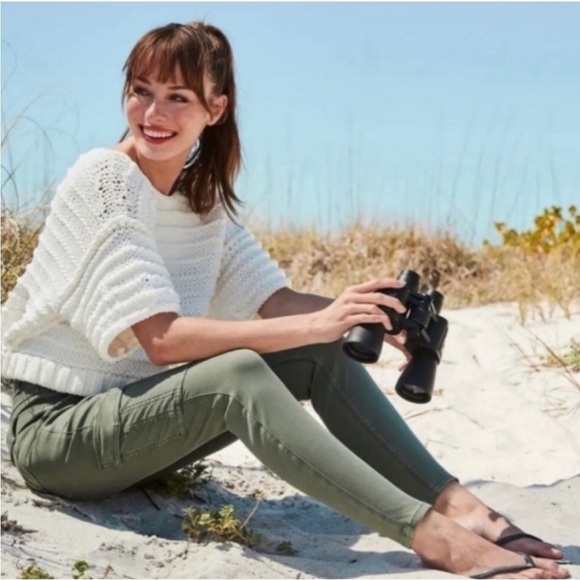 NWT Spanx Stretch Twill Ankle Cargo Pant in Soft Sage Size Small - Picture 6 of 8